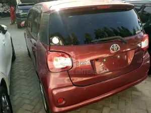 Toyota Passo 1.0 AWD 2017 Maroon