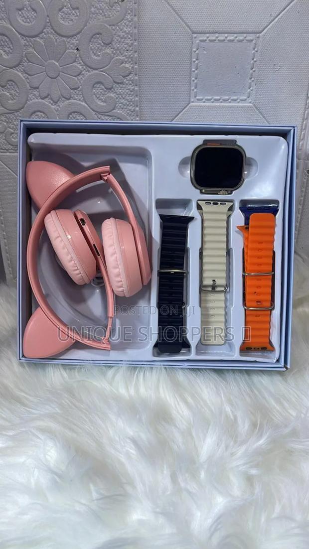 *Smart Watch With Headsets*