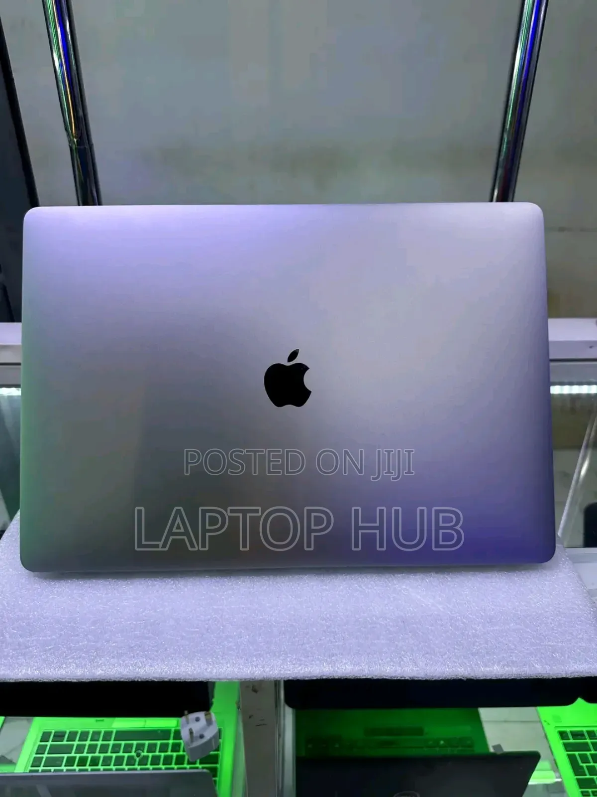 Laptop Apple MacBook Pro 2018 16GB Intel Core I7 SSD 256GB