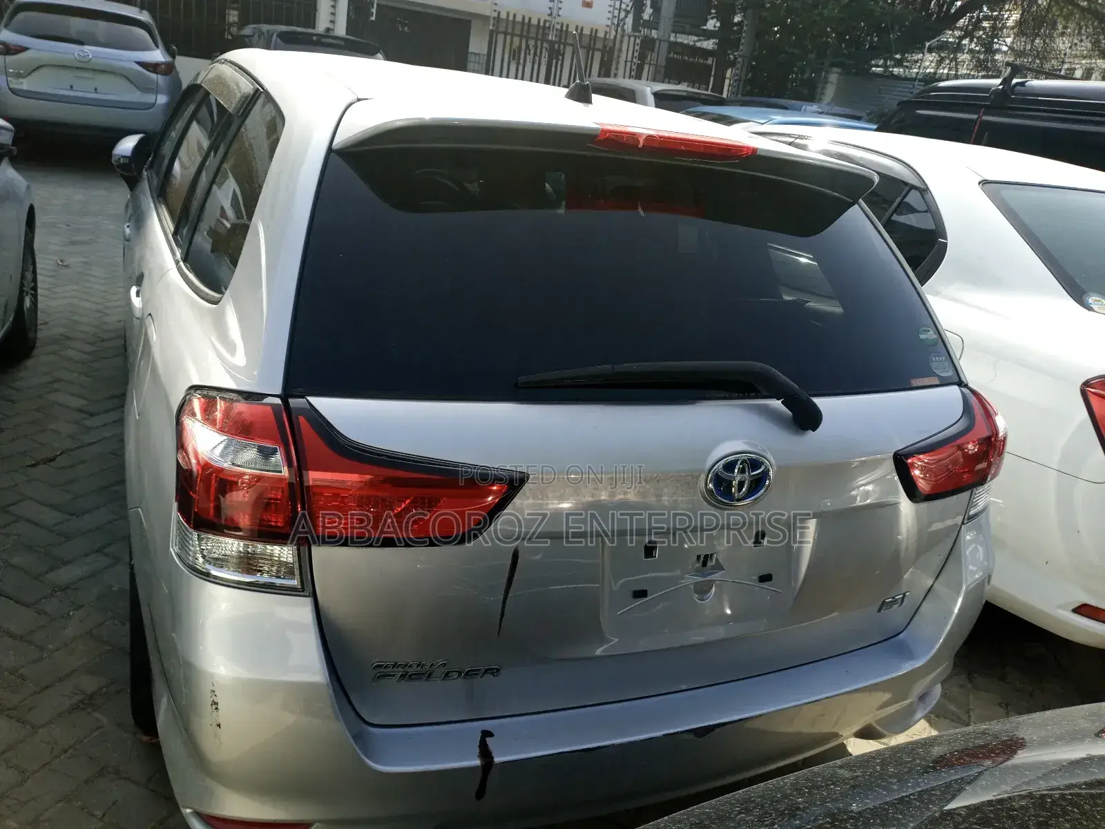 Toyota Corolla Fielder 1.5 Hybrid FWD 2017 Silver