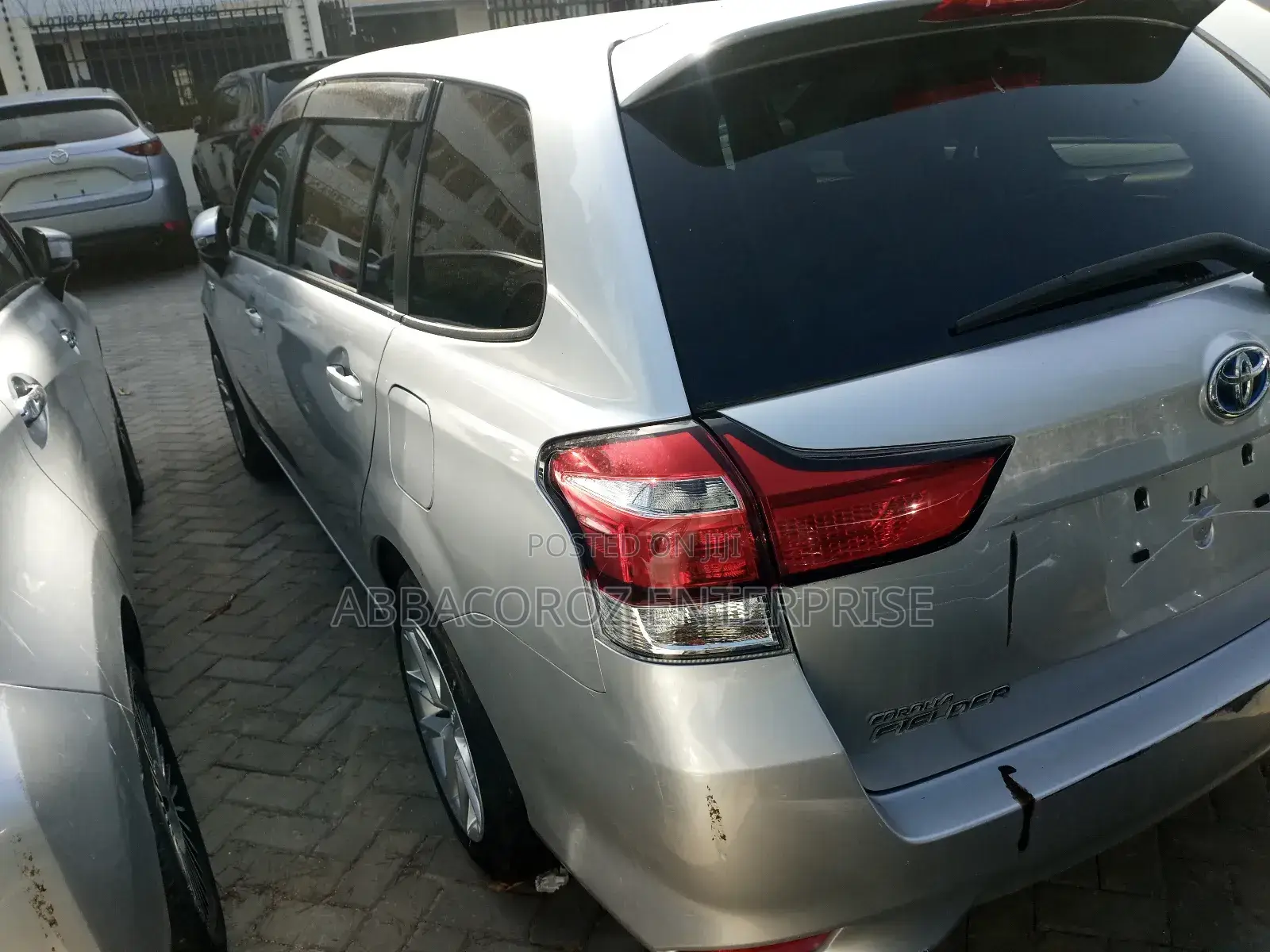 Toyota Corolla Fielder 1.5 Hybrid FWD 2017 Silver