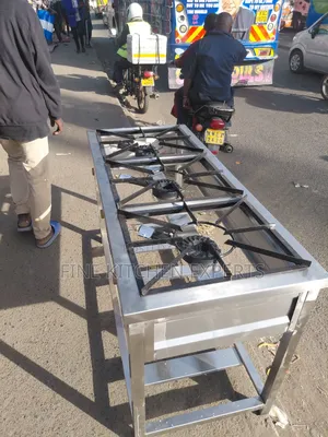 Decent 3 Burners Cooker.
