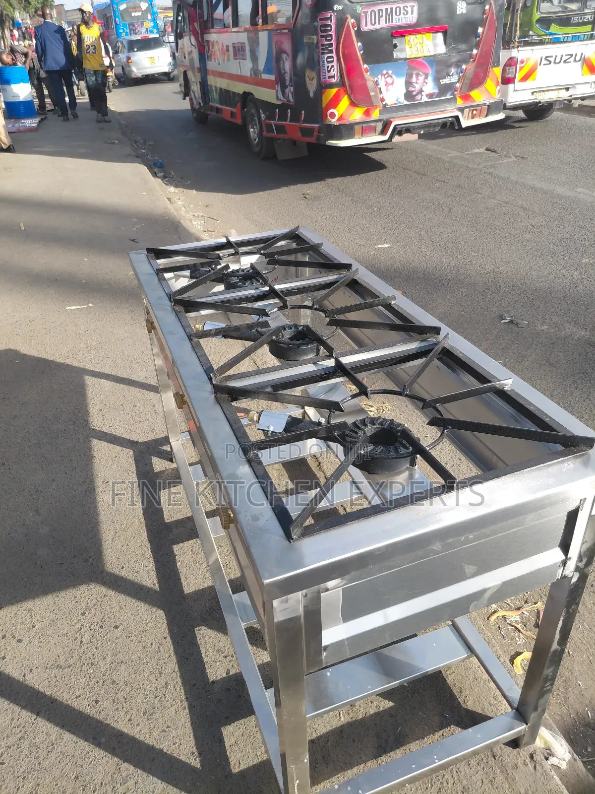 Decent 3 Burners Cooker.