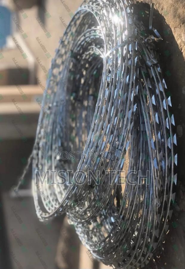 Galvanised Razor Wire  - thumbnail 2