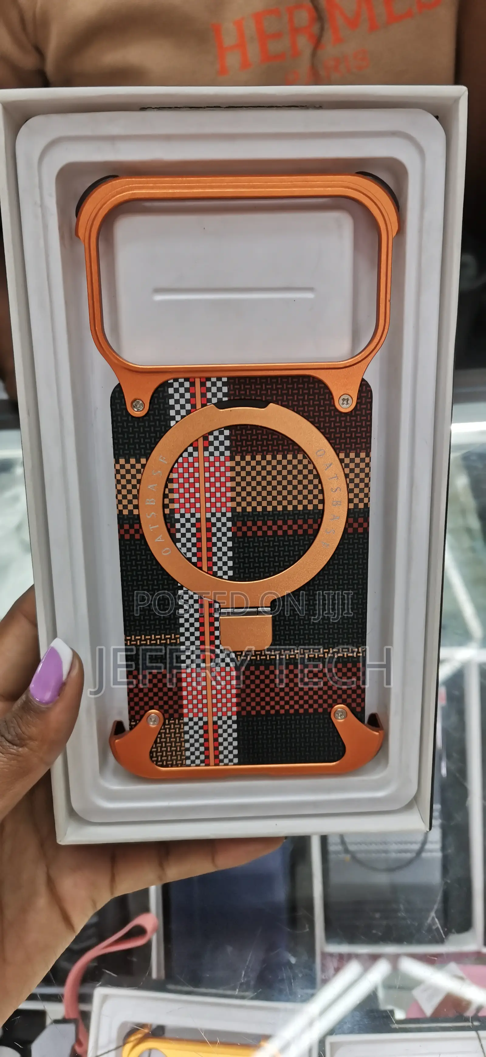 Benks iPhone 17 Pro Aramid Carbon Fiber Frameless Metalic Case