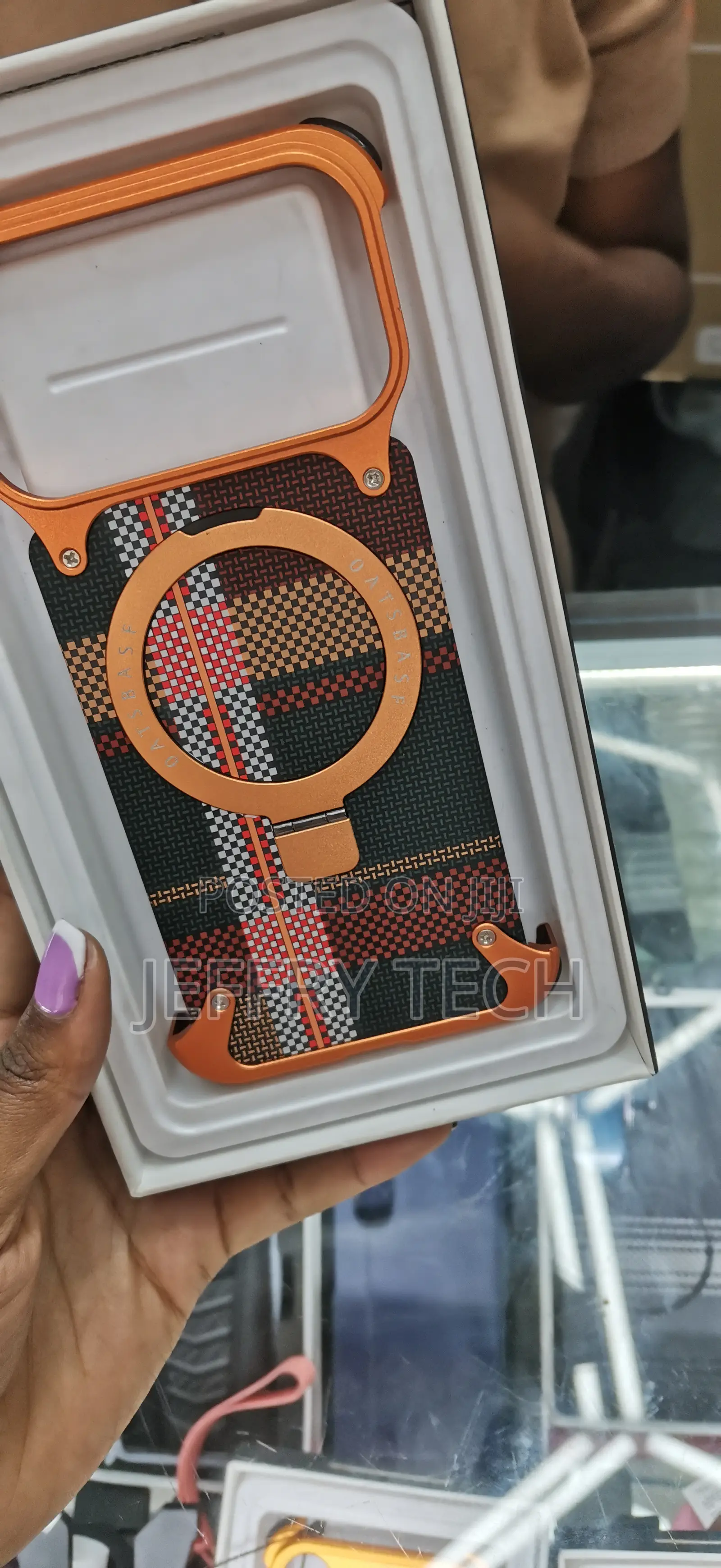 Benks iPhone 17 Pro Aramid Carbon Fiber Frameless Metalic Case