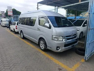 Toyota Grand HiAce 2018 Silver