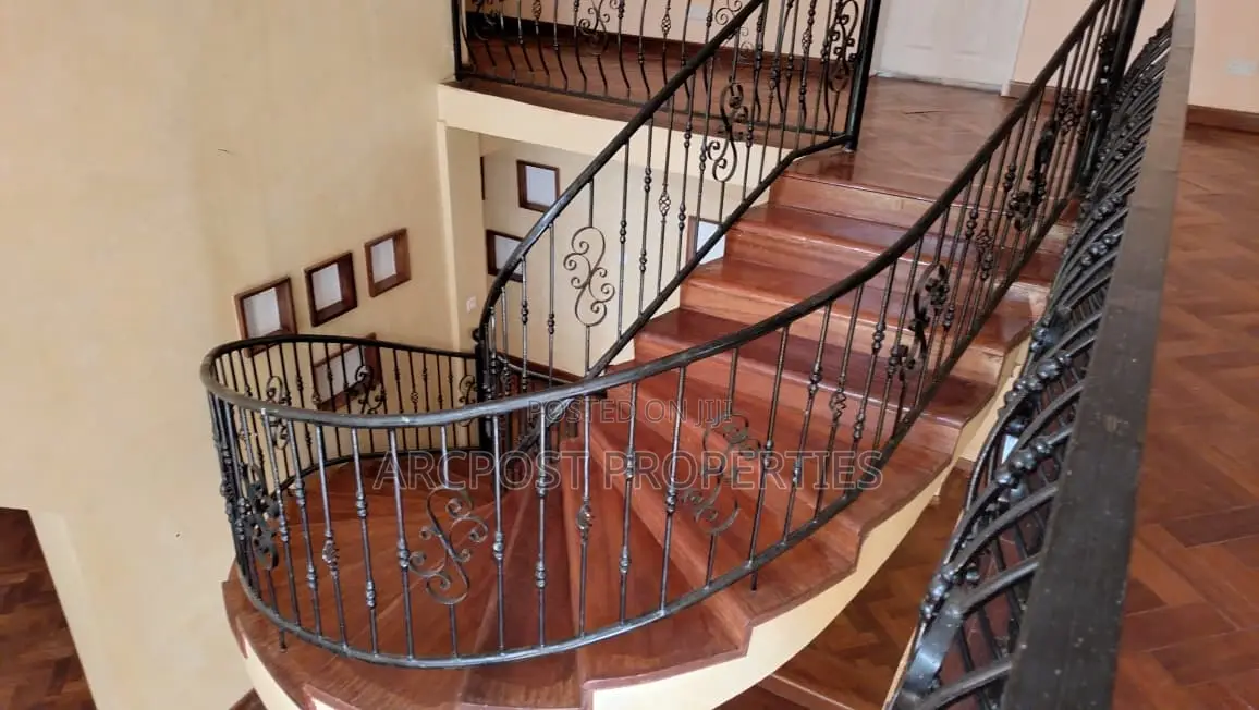 4bdrm Mansion in Marist Lane, Karen C for sale