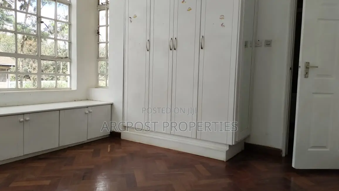 4bdrm Mansion in Marist Lane, Karen C for sale
