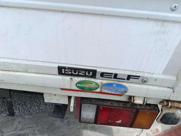 Isuzu Elf With Leaf Springs 2018 White - thumbnail 9