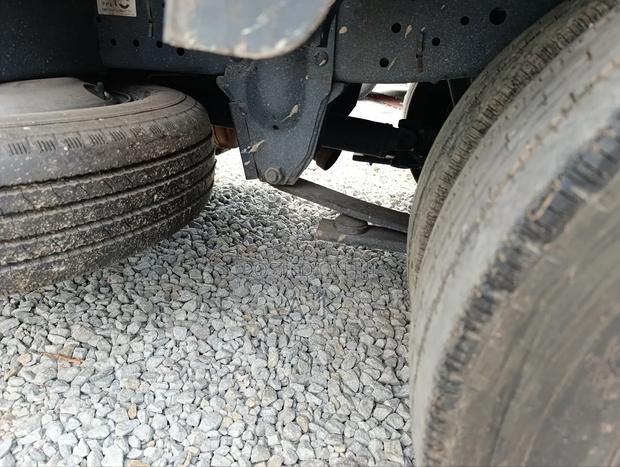 Isuzu Elf With Leaf Springs 2018 White - thumbnail 10