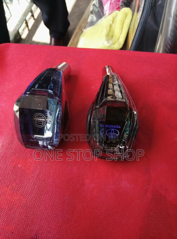 Multicolored Led Crystal Type Gear Knob for Toyota or Nissan