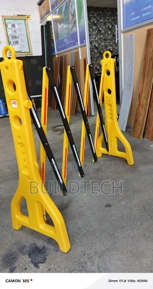 Heavy Duty Expandable Road Safety Barrier
