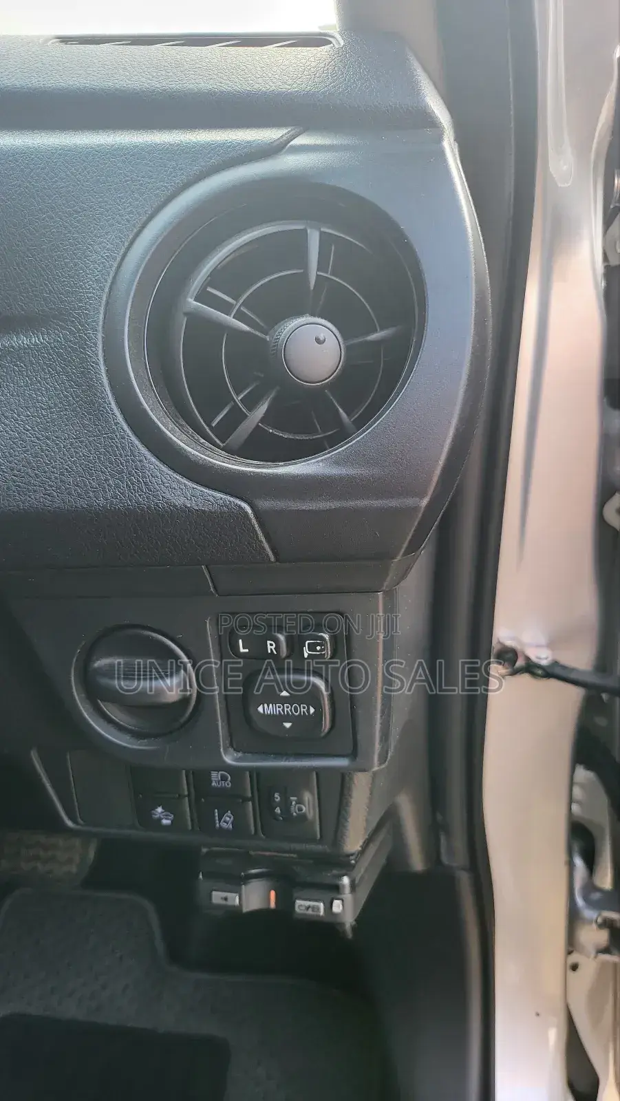 Toyota Corolla Fielder 1.5 Hybrid FWD 2018 Silver