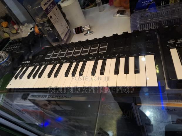 M-Wave 37 Key Midi Keyboard - main view