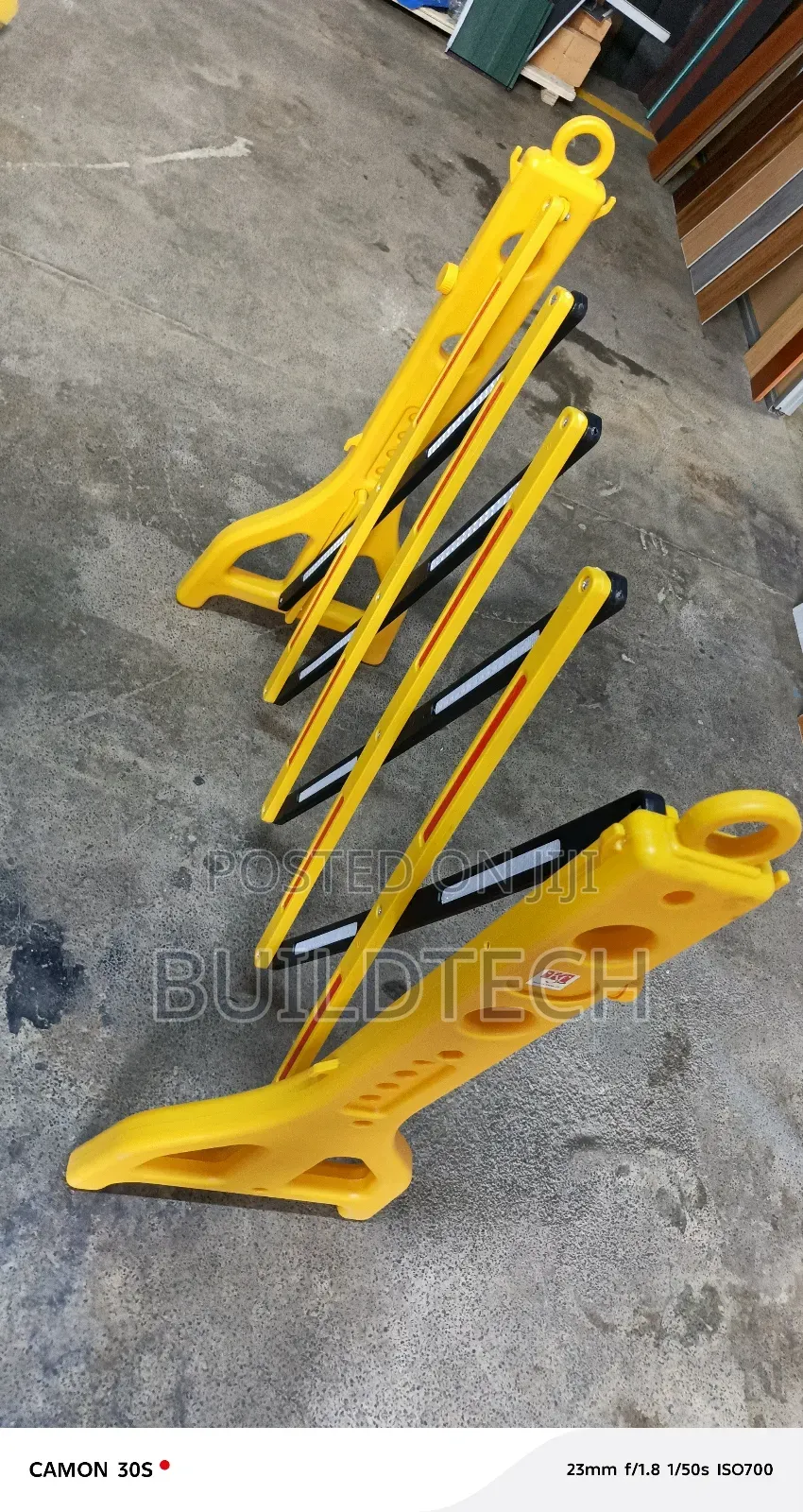 Expandable Safety Fence For Construction Sites