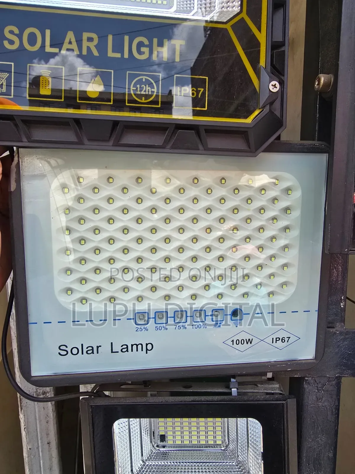 100 Watts Solar Lamp