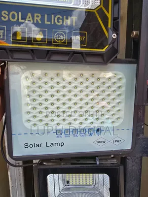 100 Watts Solar Lamp