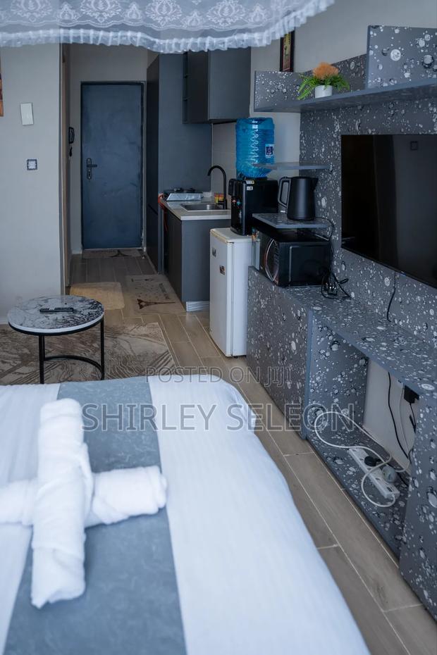 Furnished Studio Apartment in Taurus Residence, Gateway Mall Area - thumbnail 3