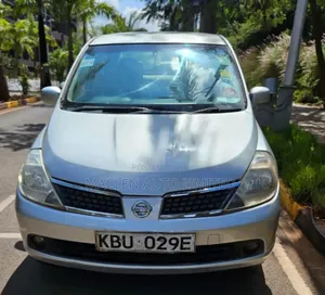Nissan Tiida 2006 Silver