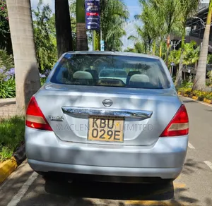 Nissan Tiida 2006 Silver