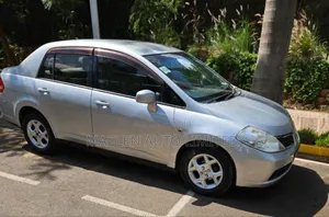 Nissan Tiida 2006 Silver