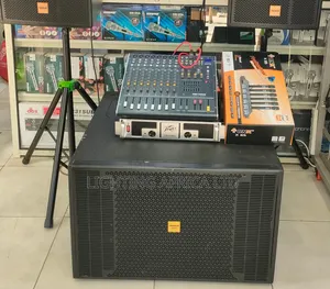 Full Outdoor Sound Kit - Peavey Amplifier - 18" Bass Speaker - 6 Mic's