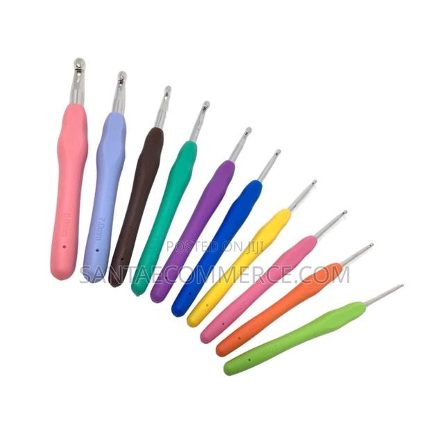 Knitting Crochet Hook With Rubber Grip - main view