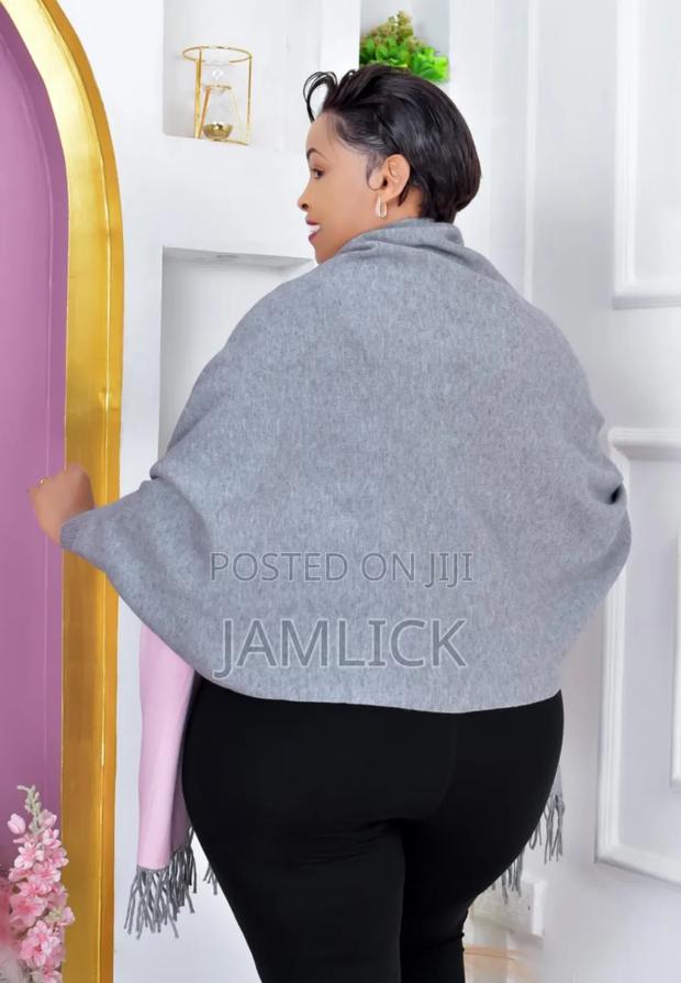 Elegant Ponchos With Sleeves - El - thumbnail 11