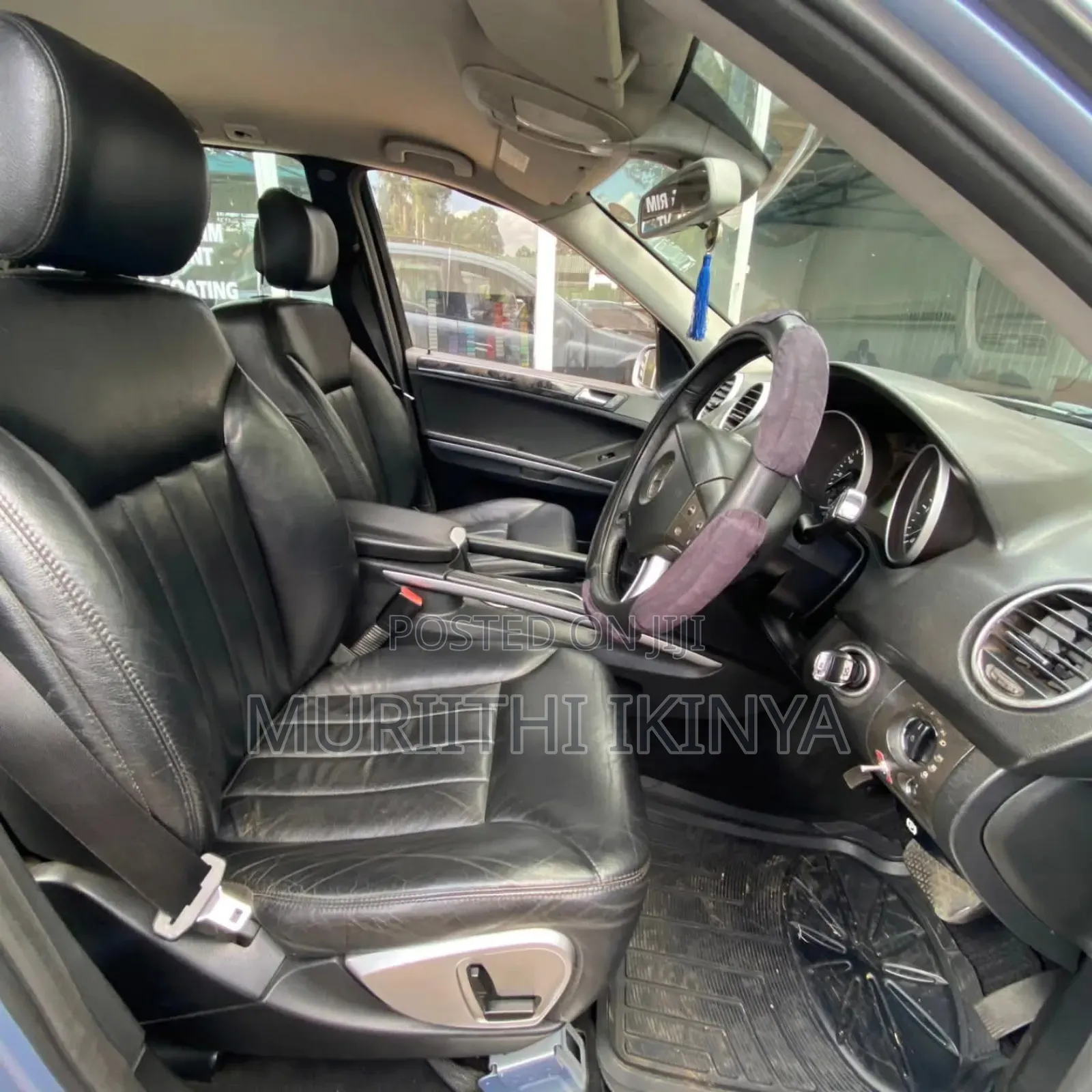Mercedes-Benz C320 2009 Blue