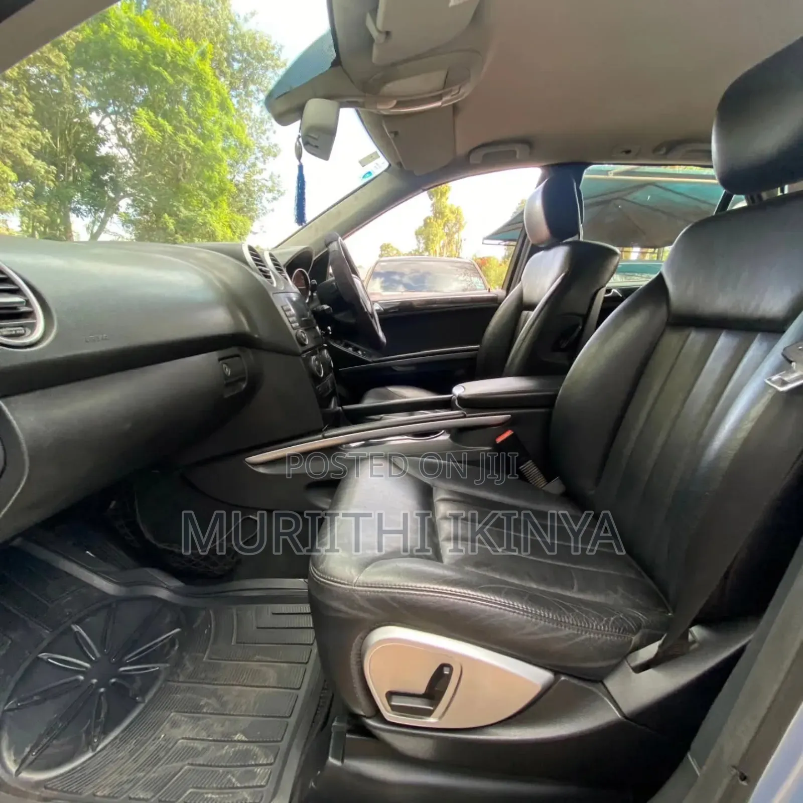 Mercedes-Benz C320 2009 Blue