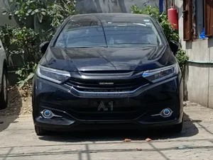 Honda Fit Shuttle 1.5 Hybrid 2WD 2018 Black