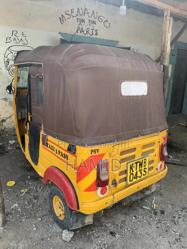 Bajaj RE 2022 Yellow - thumbnail 2
