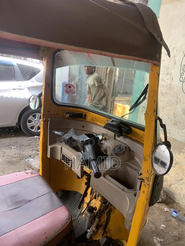 Bajaj RE 2022 Yellow - thumbnail 8