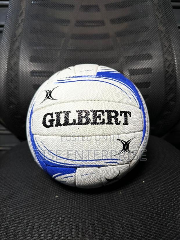 Gilbert Netball Balls-White Blue