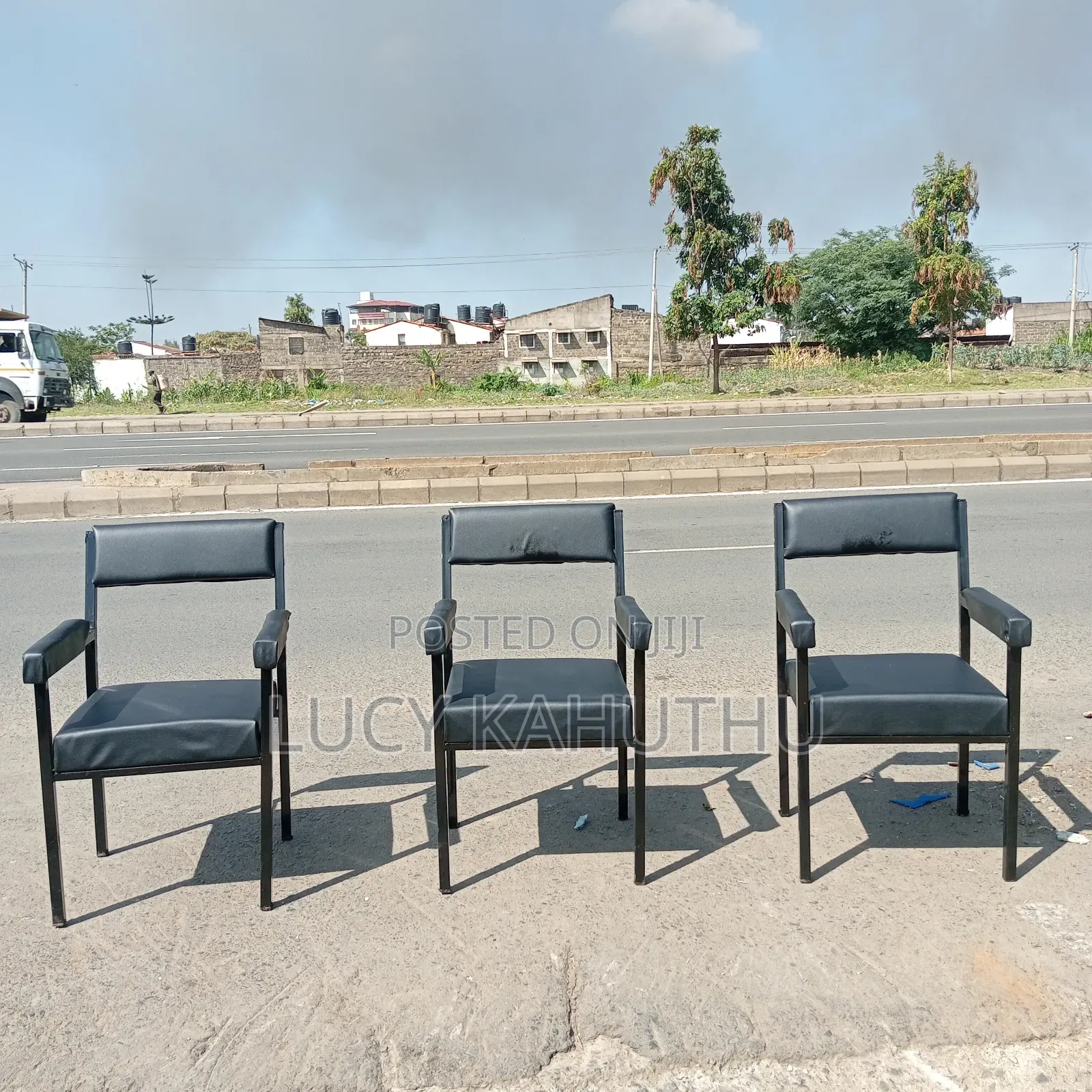 Office Chairs With Armest to Support Arms