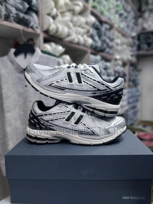 New Balance 1906 - main view