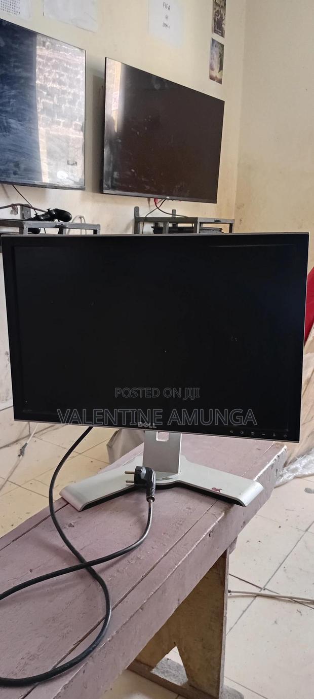 Dell TFT Monitor 21 - main view