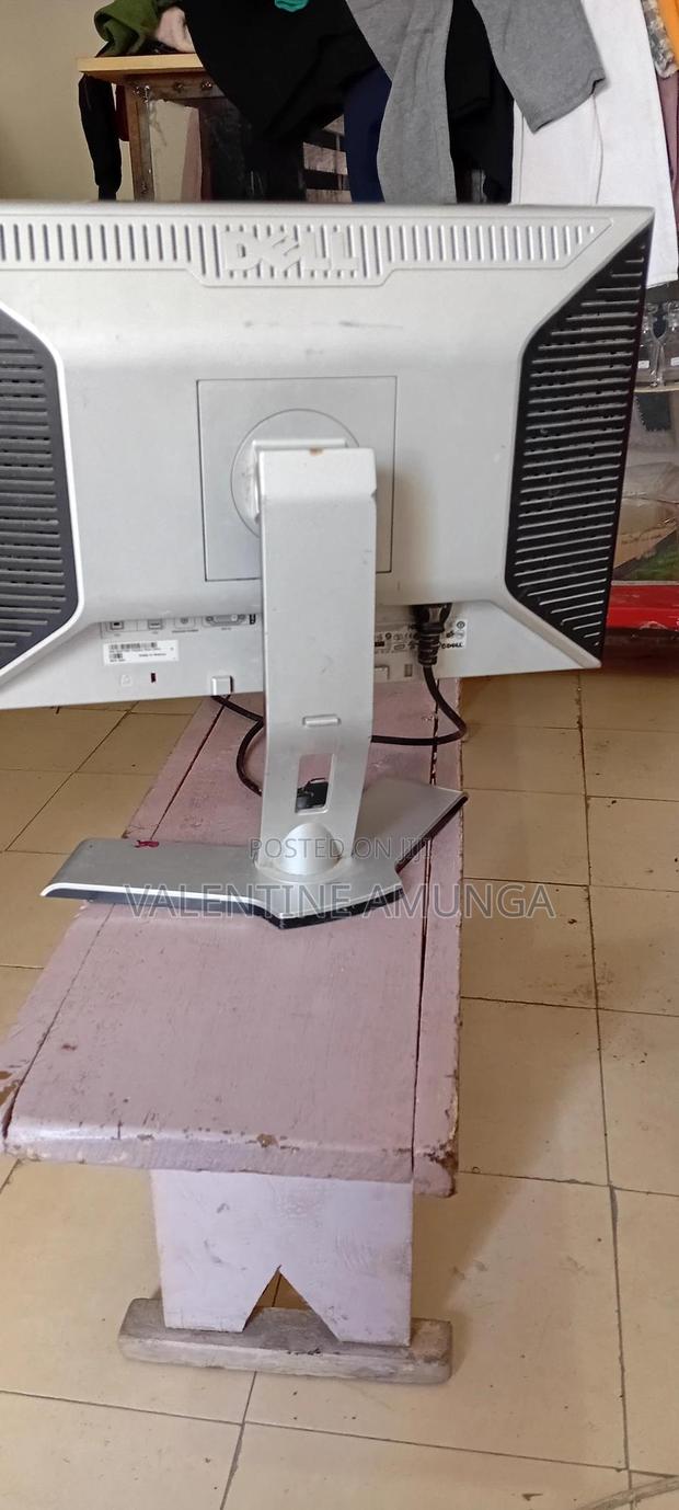 Dell TFT Monitor 21 - thumbnail 3