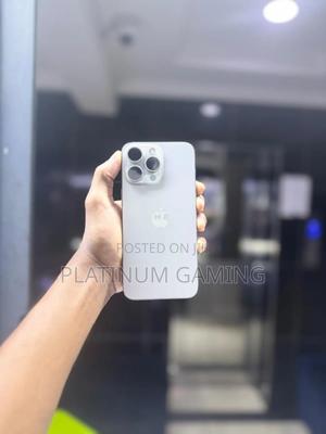 Apple iPhone 15 Pro Max 256 GB Gray - thumbnail 2