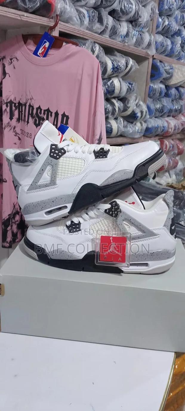 Air Jordan 4 - main view