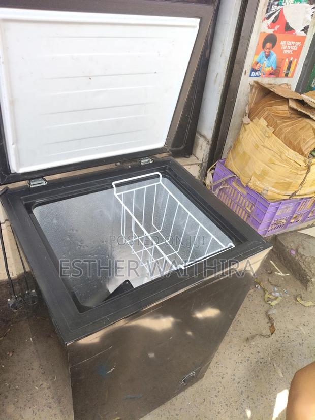 Black 100litre Chest Freezer - thumbnail 2