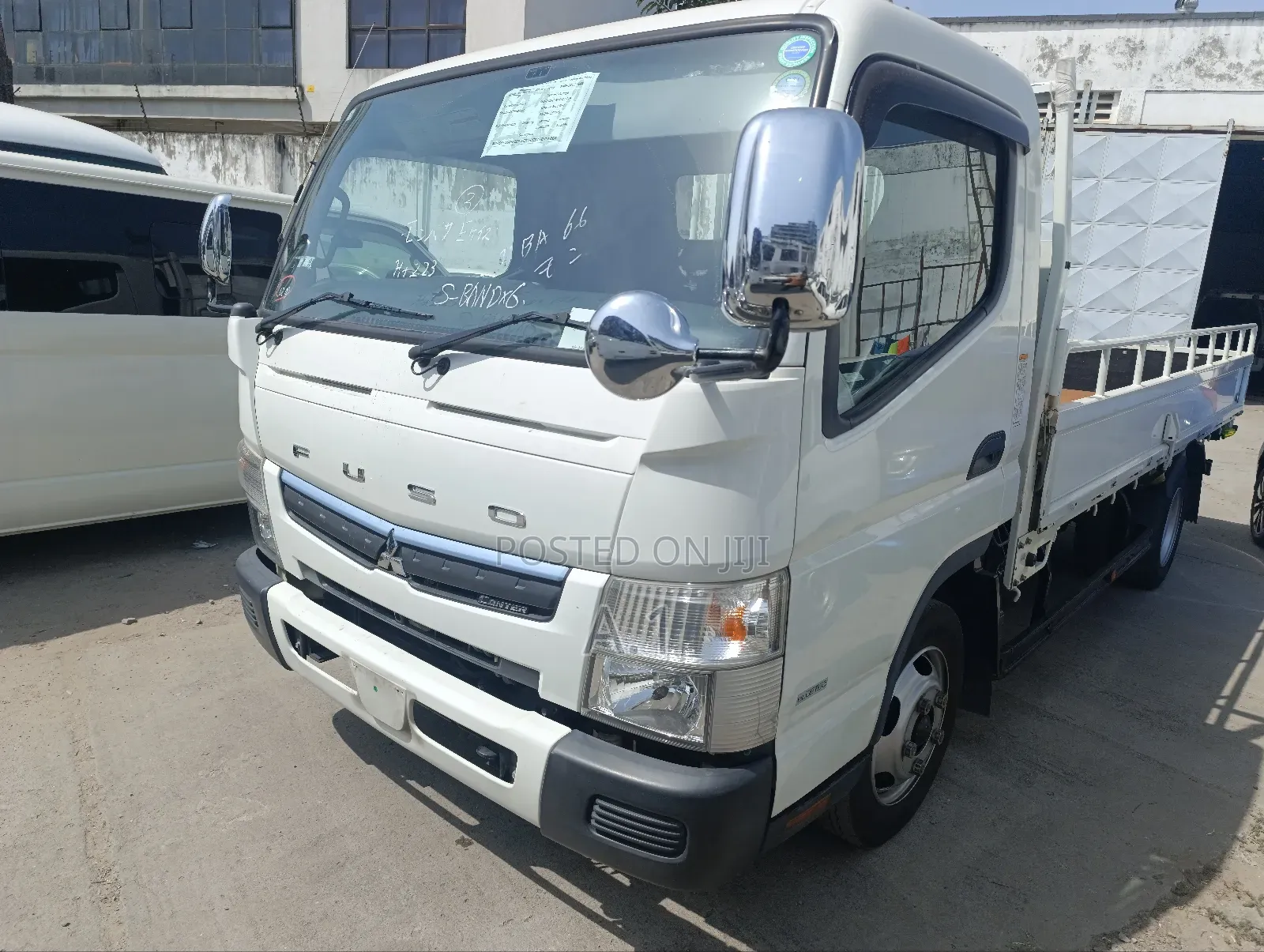 Mitsubishi Fuso Long Chase