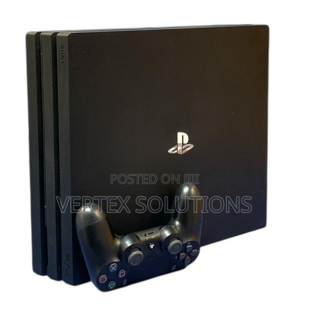 Play Station 4 Pro - main view