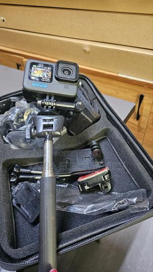 Go Pro Hero10 Used With Sd 128gb Extreme Pro,Stand And Accessory Kit