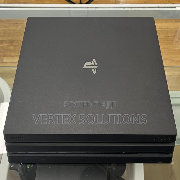 Play Station 4 Pro - main view