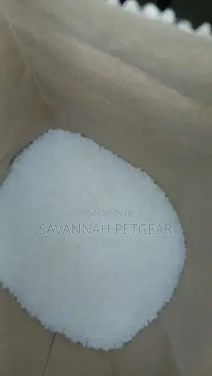 Granular Urea, Commonly Used as a High-Nitrogen Fertilizer -1kg