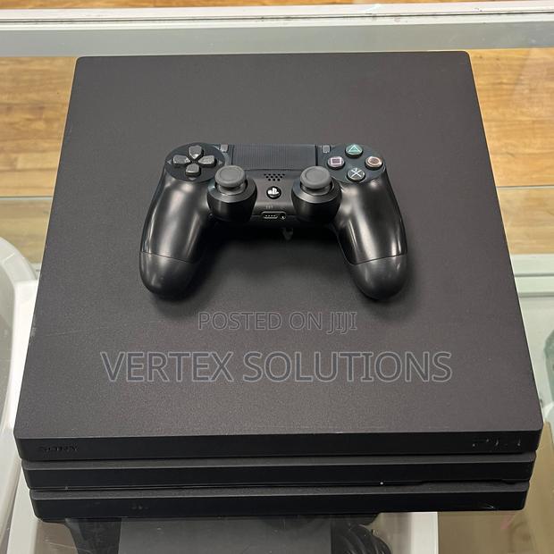 Play Station 4 Pro - main view