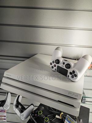 Play Station 4 Pro - thumbnail 2