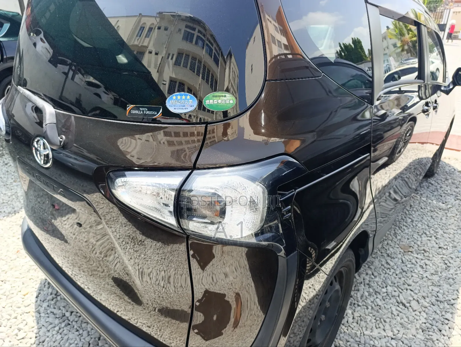 Toyota Sienta 1.5 FWD 2018 Brown